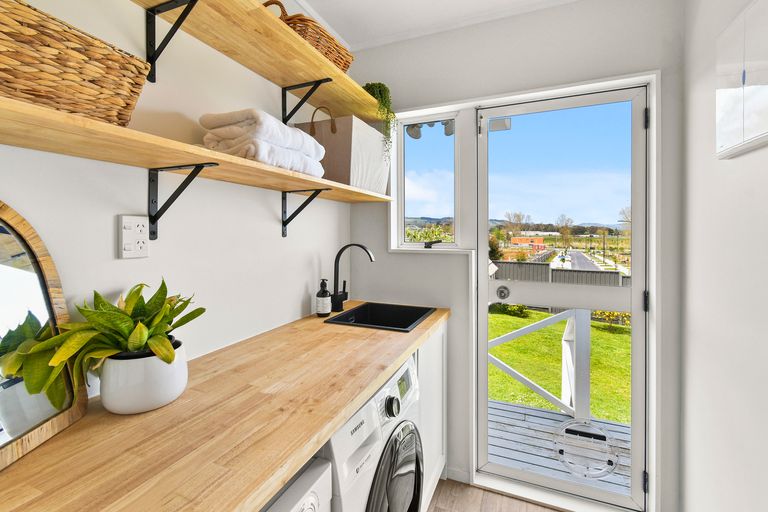 Photo of property in 6 Lorelei Place, Opaheke, Papakura, 2113