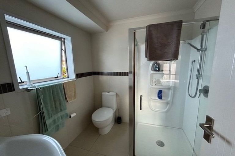 Photo of property in 21 Grabella Place, Papamoa Beach, Papamoa, 3118