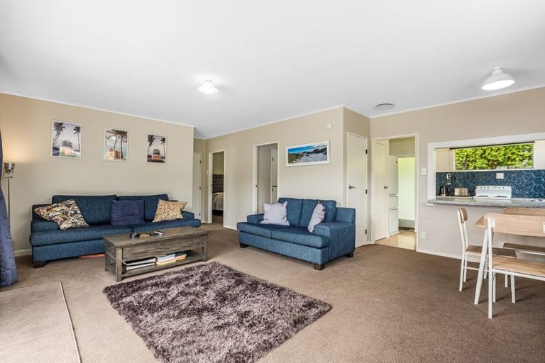 Photo of property in 8a Florio Terrace, Tawa, Wellington, 5028