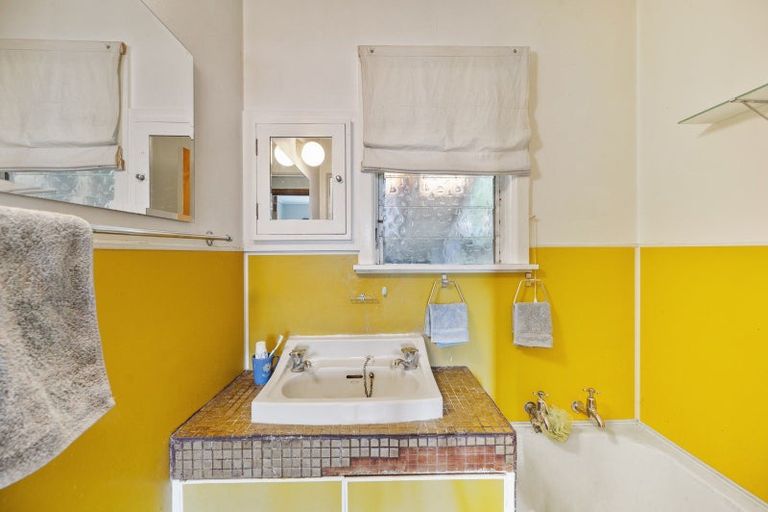 Photo of property in 42 Given Street, Havelock North, 4130