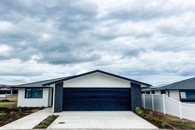 Photo of property in 8 Taurangawaka Road, One Tree Point, 0118