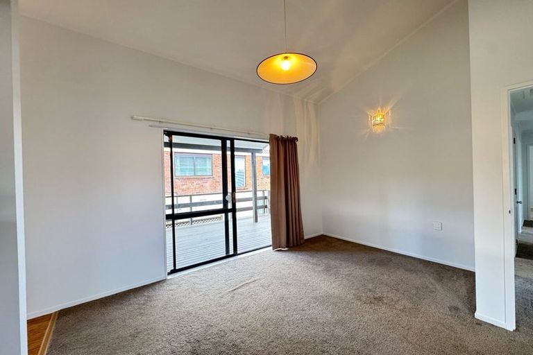 Photo of property in 42 Calluna Crescent, Totara Heights, Auckland, 2105