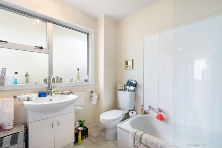 Photo of property in 2a Radnall Way, Johnsonville, Wellington, 6037