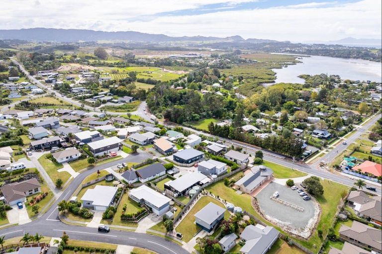 Photo of property in 6a Takahe Place, Mangawhai, 0505