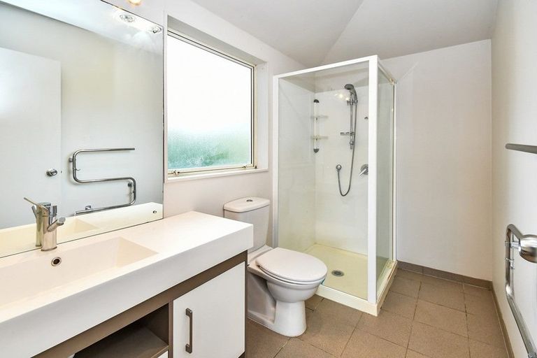 Photo of property in 356a Great South Road, Opaheke, Papakura, 2113