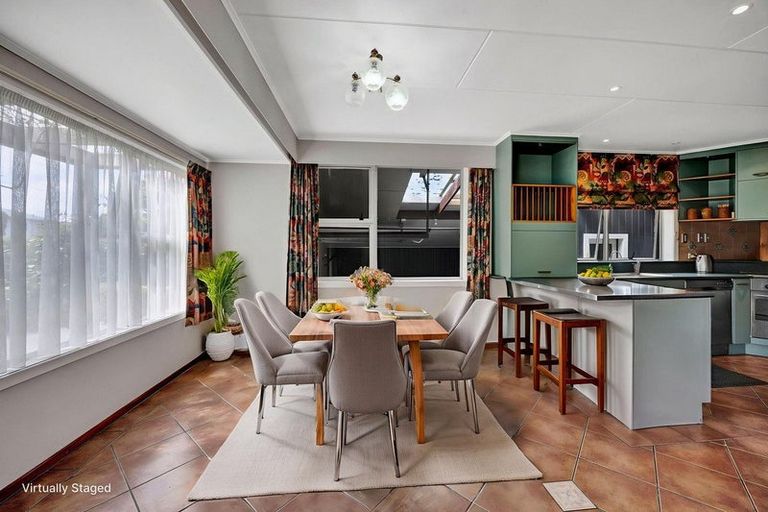 Photo of property in 5 Climie Crescent, Hawera, 4610