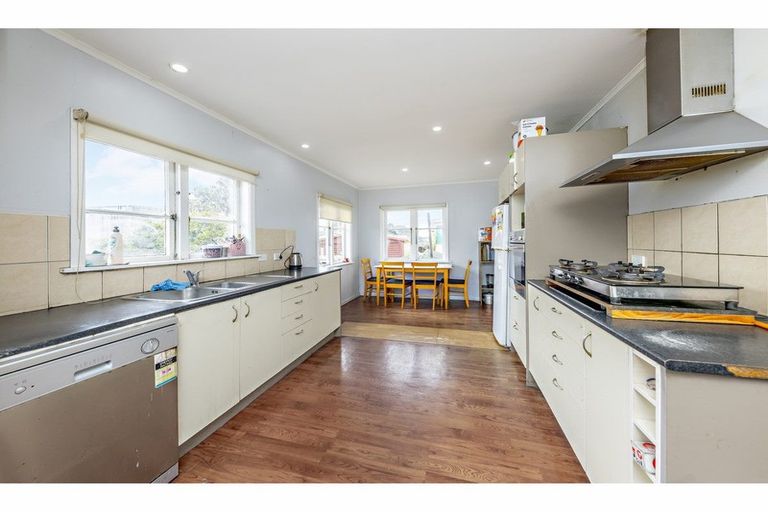 Photo of property in 8 Plunket Avenue, Papatoetoe, Auckland, 2104