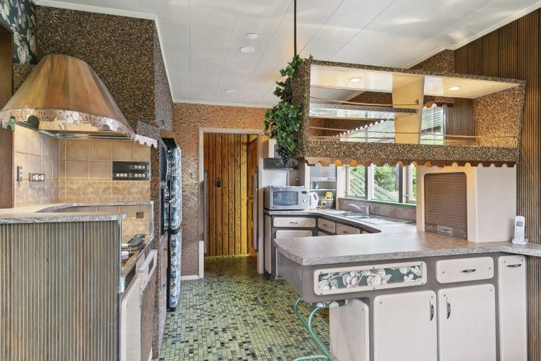 Photo of property in 103 Churchill Drive, Crofton Downs, Wellington, 6035