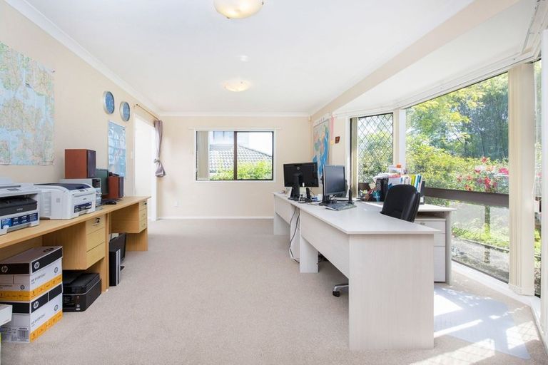 Photo of property in 13 Fieldstone Court, Northpark, Auckland, 2013