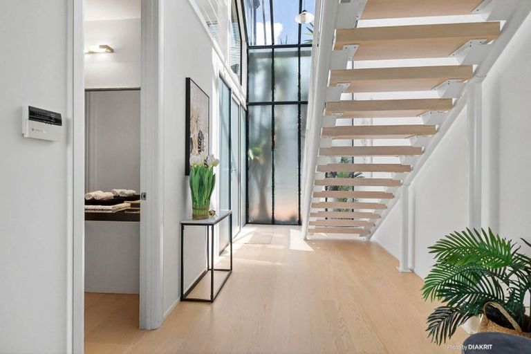 Photo of property in 23 Clermont Terrace, Kelburn, Wellington, 6012