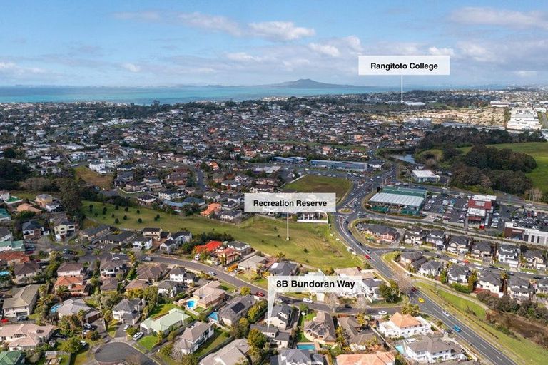 Photo of property in 2/8 Bundoran Way, Pinehill, Auckland, 0632