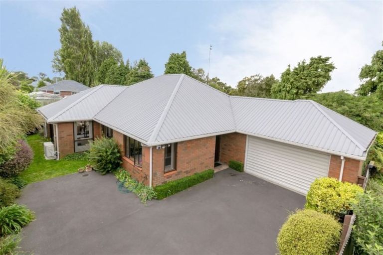 Photo of property in 1/2 Hare Street, Ilam, Christchurch, 8041