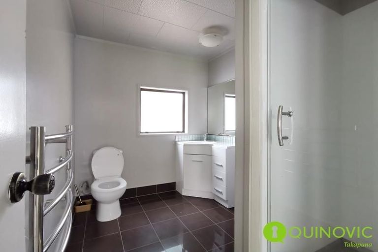 Photo of property in 15 Stephen Avenue, Henderson, Auckland, 0610