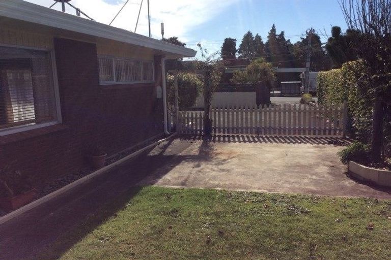 Photo of property in 244 Ngatai Road, Otumoetai, Tauranga, 3110