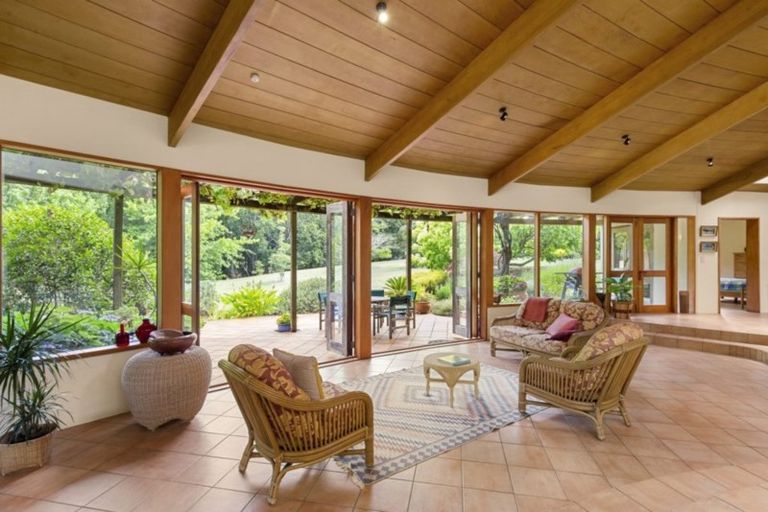 Photo of property in 112 Potts Road, Whitford, Howick, 2571