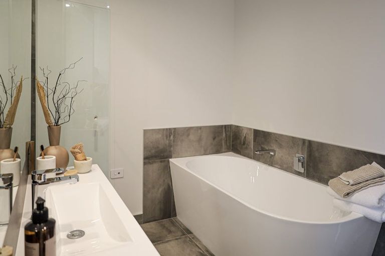 Photo of property in 4 Samuel Place, Terrace End, Palmerston North, 4410