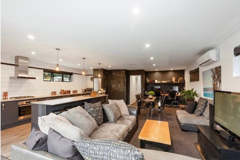 Photo of property in 54 Horoeka Street, Stokes Valley, Lower Hutt, 5019