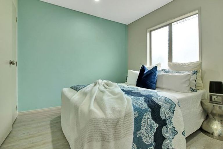 Photo of property in Emery Gardens, 1/4 Ambrico Place, New Lynn, Auckland, 0600