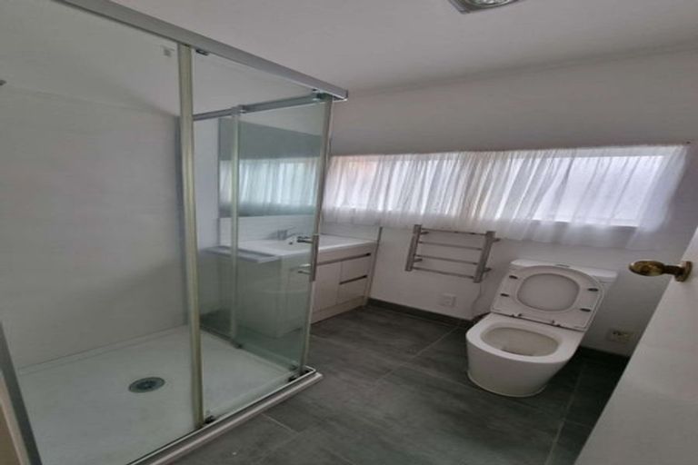 Photo of property in 116 Sturges Road, Henderson, Auckland, 0612