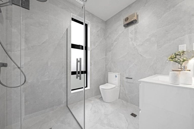 Photo of property in 5 Paihere Street, Huapai, Kumeu, 0810