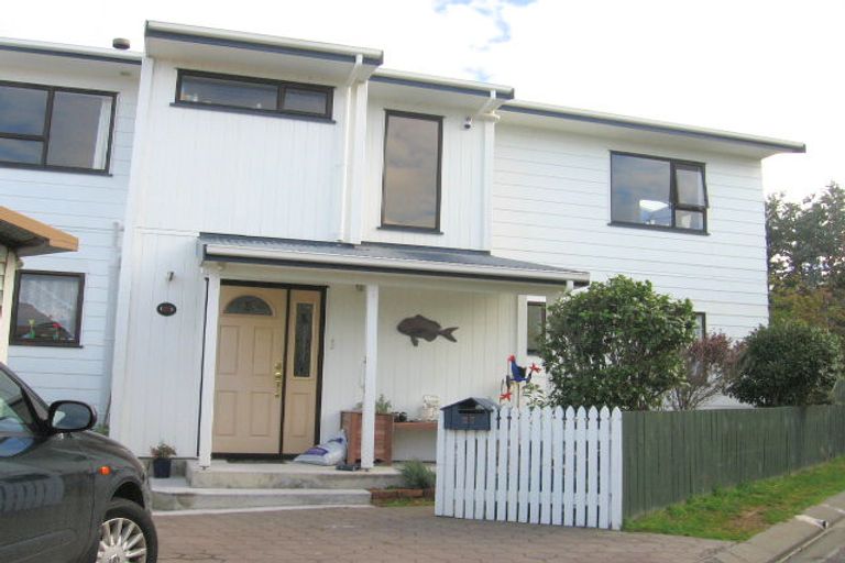 Photo of property in 27 Frobisher Street, Island Bay, Wellington, 6023