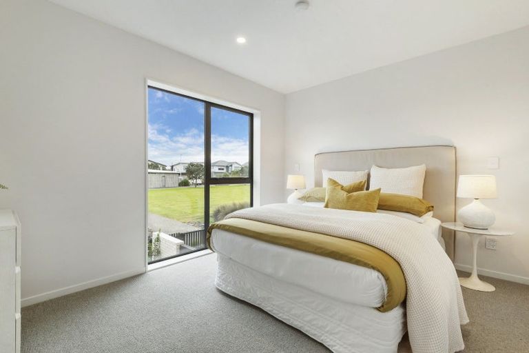 Photo of property in 79 Bearing Parade, Long Bay, Auckland, 0630