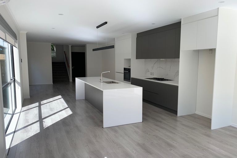 Photo of property in 56b Jandell Crescent, Bucklands Beach, Auckland, 2014