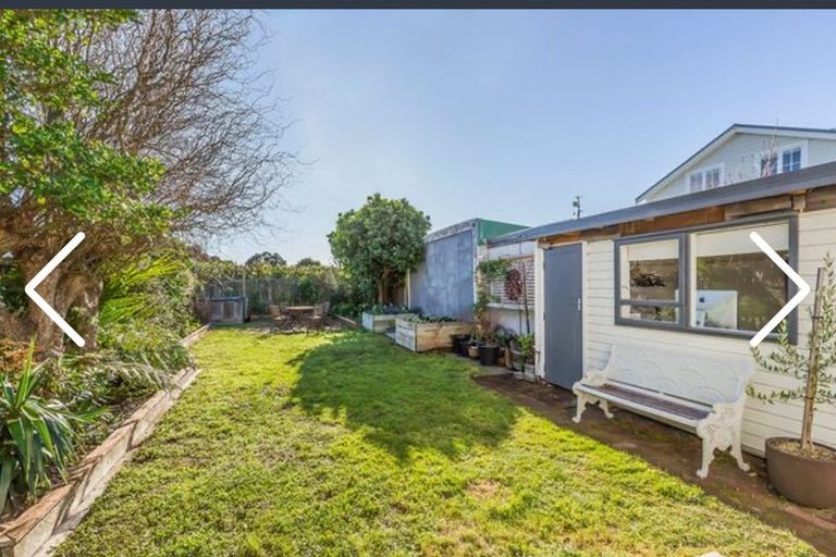 Photo of property in 39 Dundas Street, Seatoun, Wellington, 6022