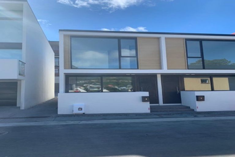 Photo of property in 19 Jean Caldwell Way, Island Bay, Wellington, 6023