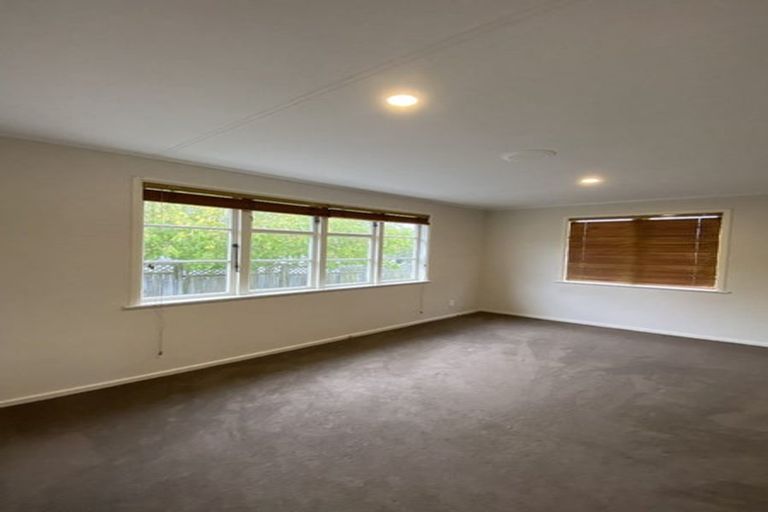 Photo of property in 1/17 Otakau Road, Milford, Auckland, 0620