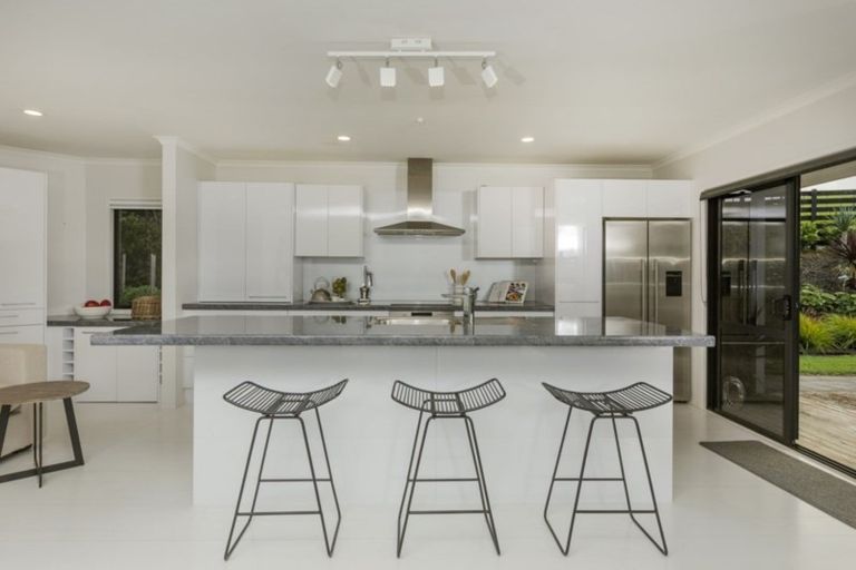 Photo of property in 21 Laly Haddon Place, Matakana, Warkworth, 0985