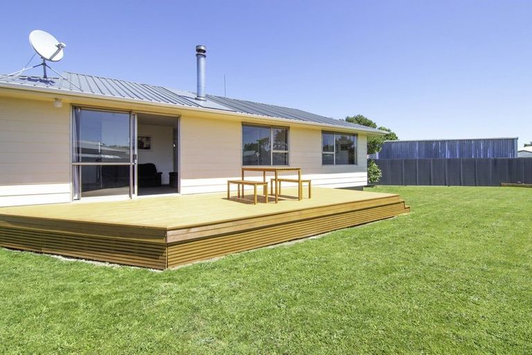 Photo of property in 51 Acacia Street, Kelvin Grove, Palmerston North, 4414