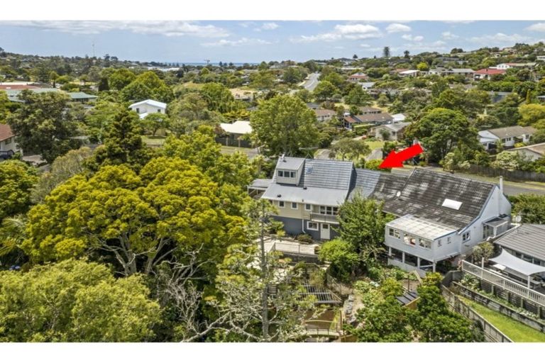 Photo of property in 1/5 Scarlock Avenue, Browns Bay, Auckland, 0630