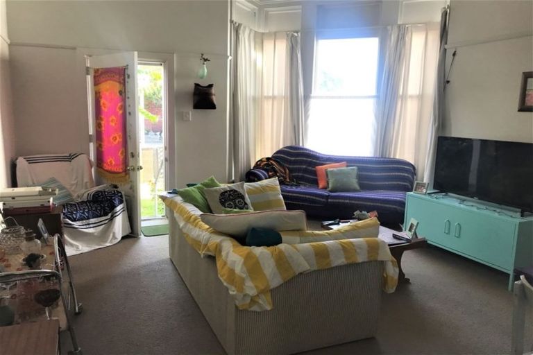 Photo of property in 38a Hereford Street, West End, Palmerston North, 4410