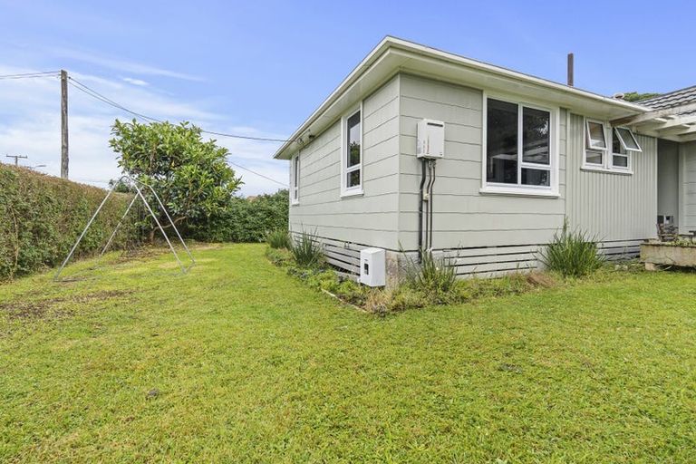 Photo of property in 64 Omata Road, Marfell, New Plymouth, 4310