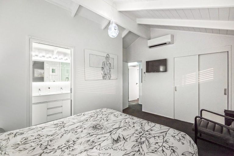 Photo of property in 3 Sandiacre Way, Browns Bay, Auckland, 0630