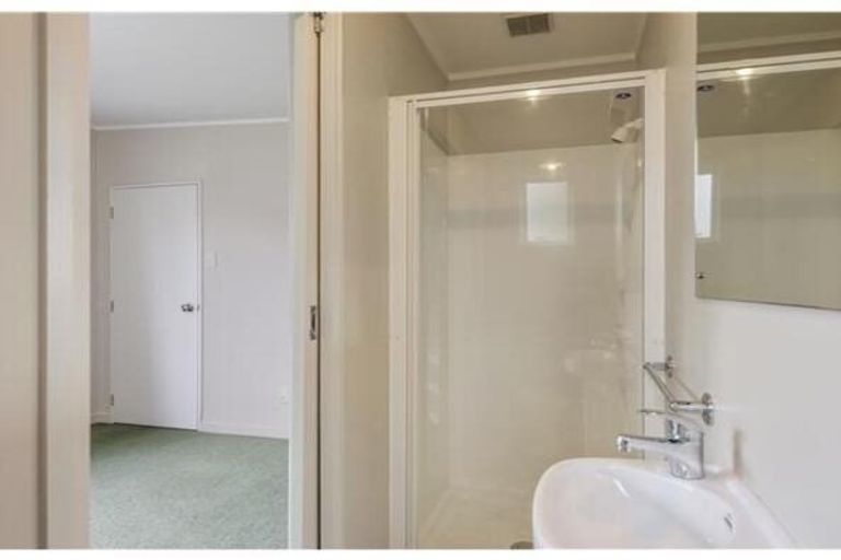 Photo of property in 6 Renfrew Street, Upper Riccarton, Christchurch, 8041