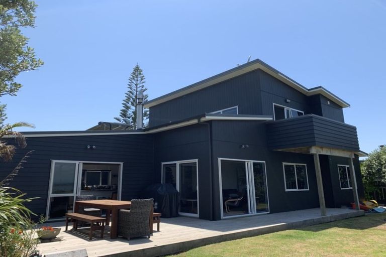 Photo of property in 588 Pukehina Parade, Pukehina, Te Puke, 3189