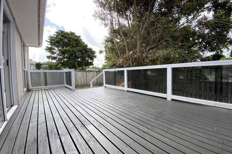 Photo of property in 31 Becker Drive, Weymouth, Auckland, 2103
