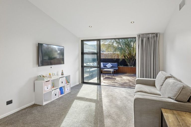 Photo of property in 31 Tensing Place, Sockburn, Christchurch, 8042