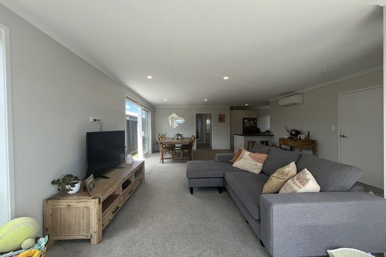 Photo of property in 8 Roslyn Farm Street, Ramarama, 2579