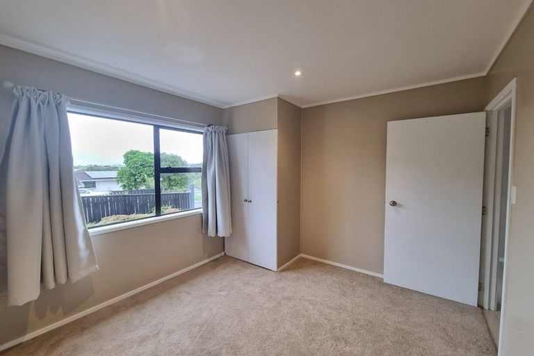 Photo of property in 28a Longburn Road, Henderson, Auckland, 0610