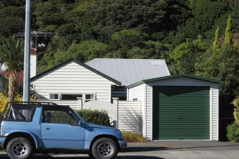 Photo of property in 187 Muritai Road, Eastbourne, Lower Hutt, 5013