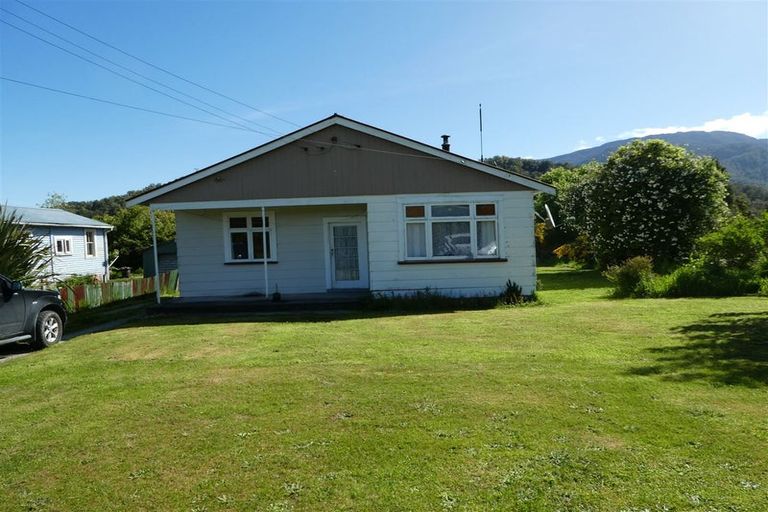 Photo of property in 9 Edwyn Street, Blackball, 7804