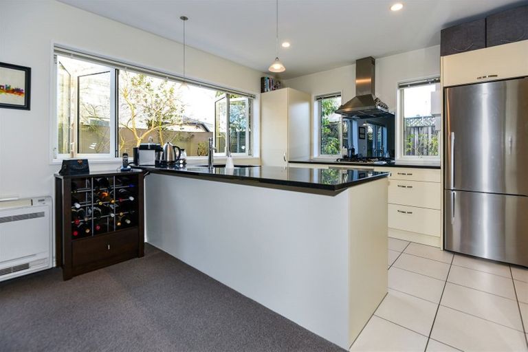 Photo of property in 41 Eversleigh Street, St Albans, Christchurch, 8014
