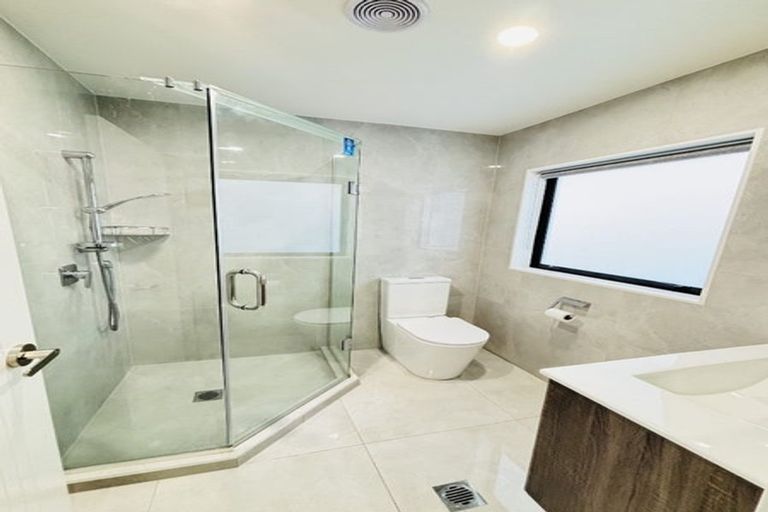 Photo of property in 2/2 Smiths Avenue, Papakura, 2110