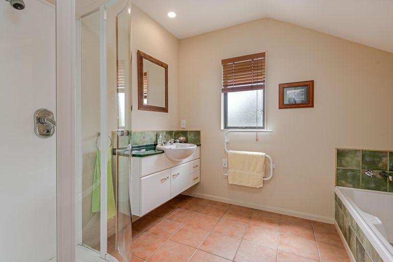 Photo of property in 7a Chilton Grove, Hokowhitu, Palmerston North, 4410