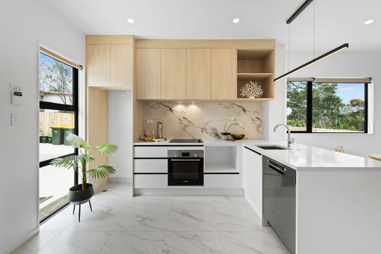 Photo of property in 3/25 Abbotleigh Avenue, Te Atatu Peninsula, Auckland, 0610