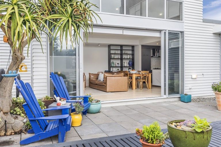 Photo of property in 14 Boardwalk Lane, Seatoun, Wellington, 6022