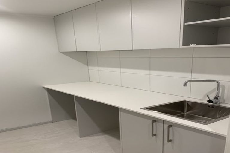 Photo of property in 19 Maude Street, Riverhead, 0820